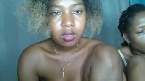 Snapshot of elia011 chatting on January 2025 02:08:01 AM elia011 online show from January 2025 02:08:01 AM