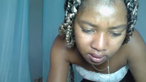 Snapshot of elia011 chatting on January 2025 12:28:02 PM elia011 online show from January 2025 12:28:02 PM