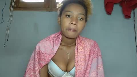 Snapshot of elia011 chatting on February 2025 06:46:01 AM elia011 online show from February 2025 06:46:01 AM