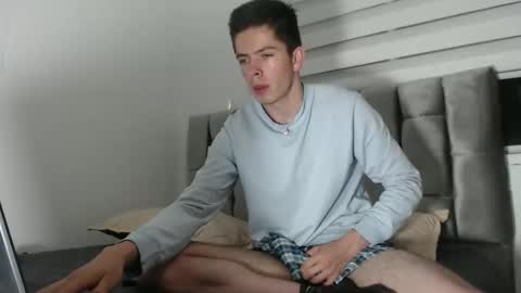 Snapshot of elian_tg chatting on December 2024 02:15:02 AM Elian online show from December 2024 02:15:02 AM