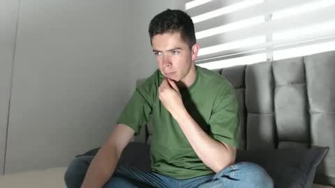 Snapshot of elian_tg chatting on December 2024 10:27:01 PM Elian online show from December 2024 10:27:01 PM