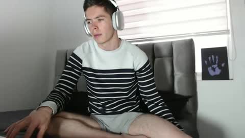 Snapshot of elian_tg chatting on December 2024 10:13:01 PM Elian online show from December 2024 10:13:01 PM