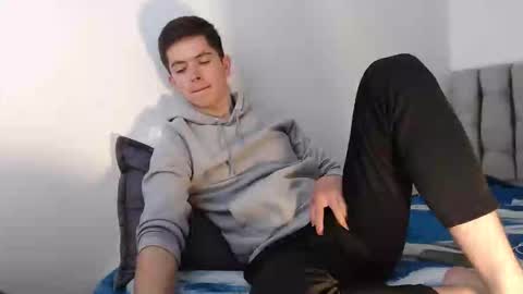 Snapshot of elian_tg chatting on December 2025 07:53:02 PM Elian online show from December 2025 07:53:02 PM