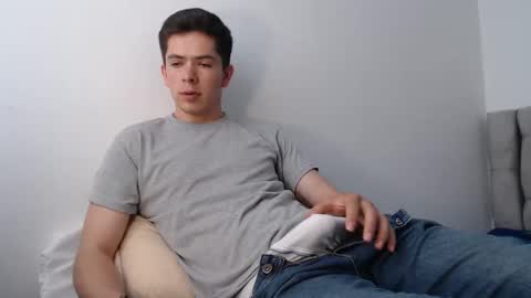 Snapshot of elian_tg chatting on December 2025 06:34:02 PM Elian online show from December 2025 06:34:02 PM