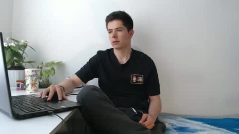 Elian online show from December 2025 06:58:02 PM