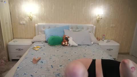 Luna online show from April 2026 05:42:02 PM