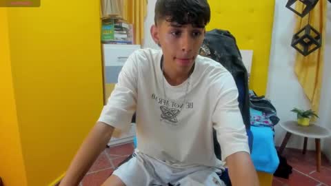 Snapshot of eliasblue chatting on February 2025 04:04:02 AM E L I A S online show from February 2025 04:04:02 AM