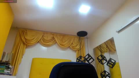 Snapshot of eliasblue chatting on March 2025 12:43:01 PM E L I A S online show from March 2025 12:43:01 PM