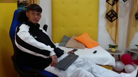 Snapshot of eliasblue chatting on March 2025 03:18:02 AM E L I A S online show from March 2025 03:18:02 AM