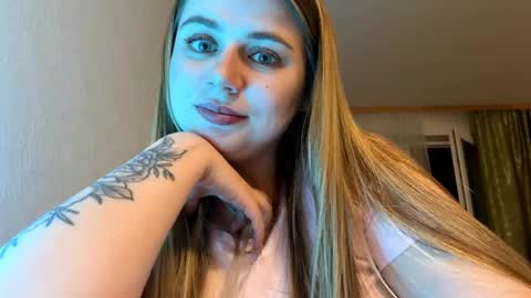 Louise online show from May 2026 09:55:02 PM