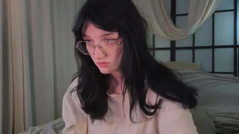 Ellie online show from September 2025 08:24:02 PM