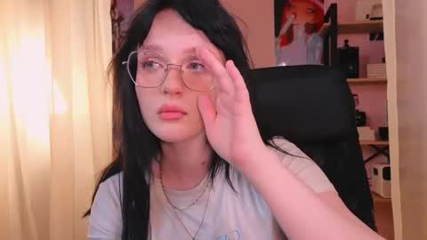 Ellie online show from October 2025 05:14:01 AM