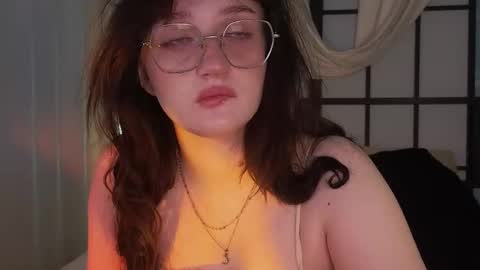 Ellie online show from October 2025 05:40:01 AM