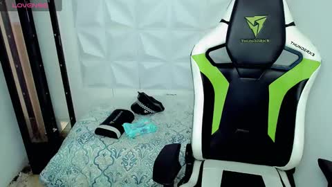 Snapshot of elii_797 chatting on December 2024 01:06:01 PM bby-santy online show from December 2024 01:06:01 PM