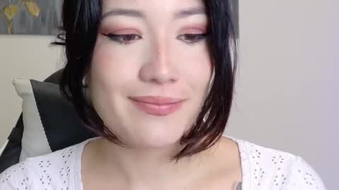 eliiih_ online show from February 2026 02:56:02 PM