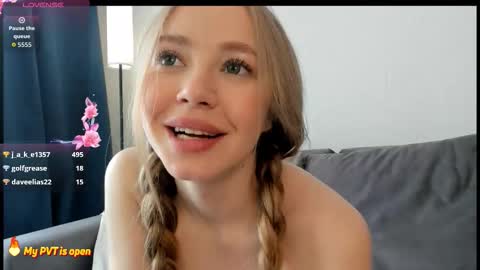 Snapshot of elina_milller chatting on February 2026 06:19:02 AM elina_milller online show from February 2026 06:19:02 AM