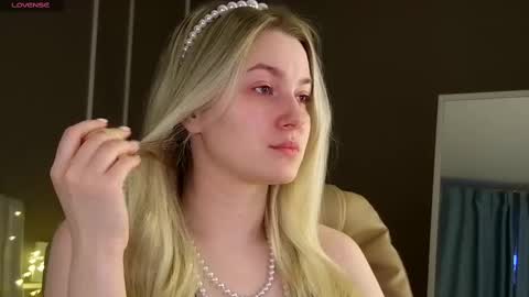 Snapshot of elina_nortas chatting on March 2025 01:06:01 AM Elina online show from March 2025 01:06:01 AM