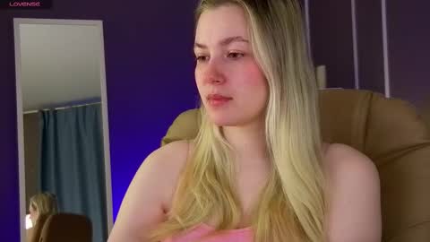 Snapshot of elina_nortas chatting on March 2025 01:04:01 AM Elina online show from March 2025 01:04:01 AM