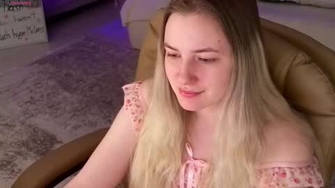 Snapshot of elina_nortas chatting on October 2025 01:09:01 AM Elina online show from October 2025 01:09:01 AM