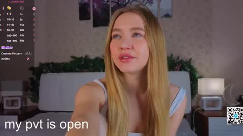 Snapshot of elina_wilgauch chatting on December 2025 01:32:02 AM Elina online show from December 2025 01:32:02 AM