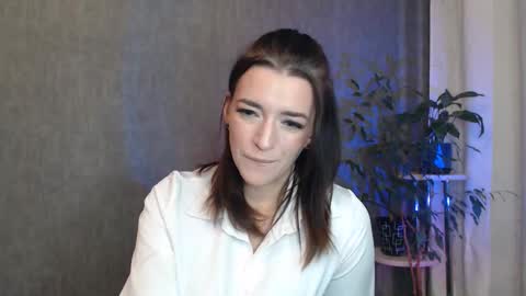 Elina online show from September 2025 11:28:02 PM