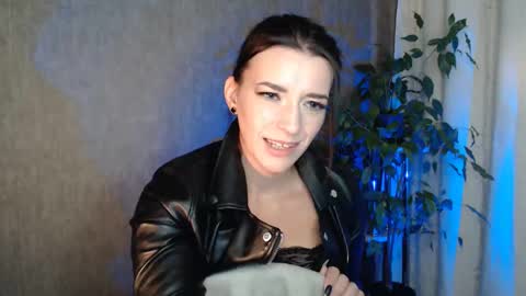 Elina online show from October 2025 12:00:02 AM