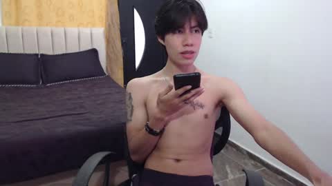 Snapshot of elio_collem chatting on January 2025 07:04:01 PM ELIO online show from January 2025 07:04:01 PM