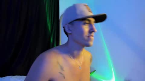 Snapshot of elio_dicaprio chatting on November 2025 02:11:01 AM elio_dicaprio online show from November 2025 02:11:01 AM