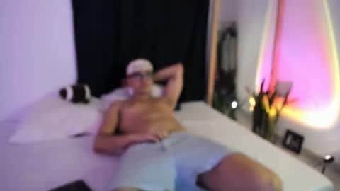 Snapshot of elio_dicaprio chatting on December 2025 02:19:01 AM elio_dicaprio online show from December 2025 02:19:01 AM