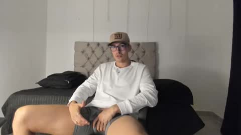 Snapshot of elio_dicaprio chatting on December 2025 01:58:01 AM elio_dicaprio online show from December 2025 01:58:01 AM