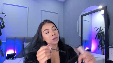 Elisa online show from November 2025 09:40:01 PM