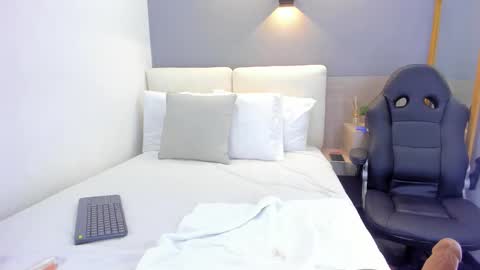 Elisa online show from March 2026 08:19:02 PM