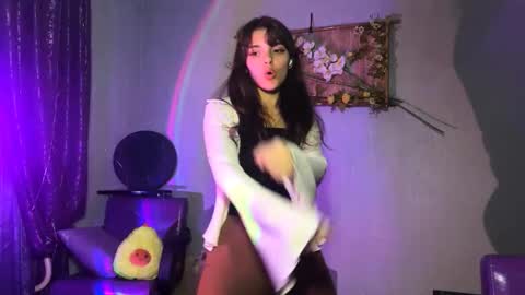 Elin online show from April 2026 01:55:02 PM