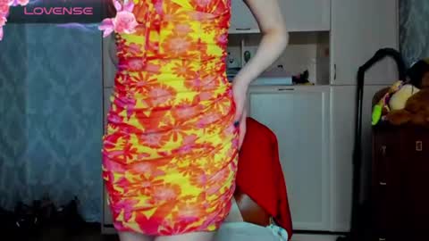 Snapshot of elisefoxy chatting on June 2026 08:38:01 AM Elise online show from June 2026 08:38:01 AM