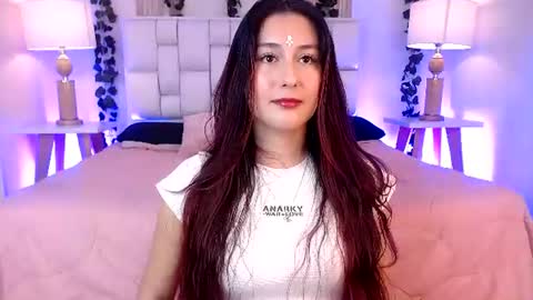 Snapshot of elisevalmont chatting on June 2026 03:27:02 AM ELISE online show from June 2026 03:27:02 AM