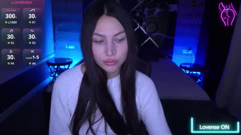 Snapshot of elisevelour chatting on November 2025 01:53:02 PM elisevelour online show from November 2025 01:53:02 PM