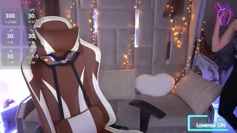 elisevelour online show from March 2026 12:38:02 PM