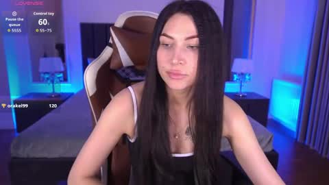 Snapshot of elisevelour chatting on April 2026 01:37:02 PM elisevelour online show from April 2026 01:37:02 PM