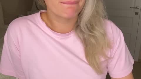 Stephanie online show from August 2026 07:34:02 PM