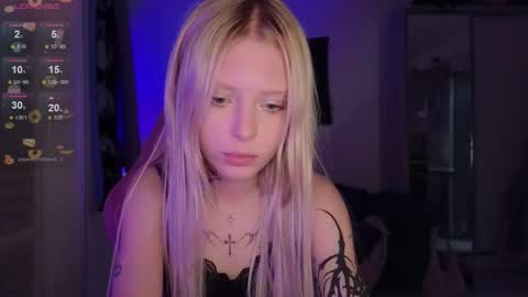 Snapshot of eliza_sadcat chatting on October 2025 08:48:02 PM Elizabeth online show from October 2025 08:48:02 PM