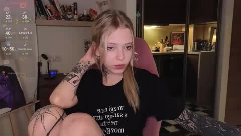 Snapshot of eliza_sadcat chatting on December 2025 06:56:02 PM Elizabeth online show from December 2025 06:56:02 PM