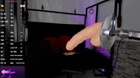 Elizabeth online show from October 2025 12:28:02 AM