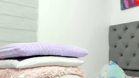 Snapshot of elizabeth_18_ chatting on June 2026 03:15:01 AM ELIZA online show from June 2026 03:15:01 AM