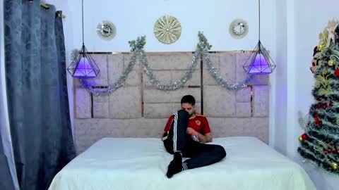 Girl Melanie And boys Neithan  Alex online show from December 2024 08:58:02 PM