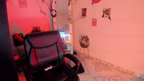 Elizabeth Martinez online show from October 2025 06:19:01 PM