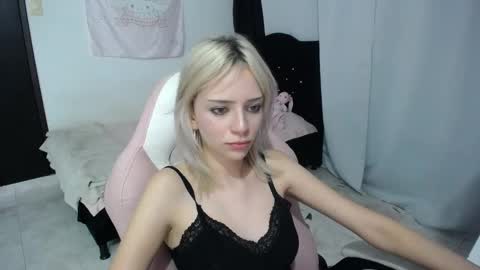  Elizabeth  online show from February 2026 02:56:01 AM