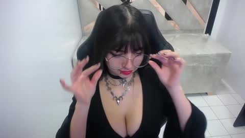 Elizabeth online show from February 2026 12:55:01 PM