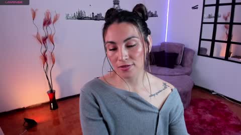 Elizabeth online show from December 2024 06:01:02 PM