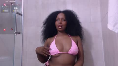 Snapshot of elizabethbell_ chatting on October 2025 03:29:02 AM Elizabeth online show from October 2025 03:29:02 AM