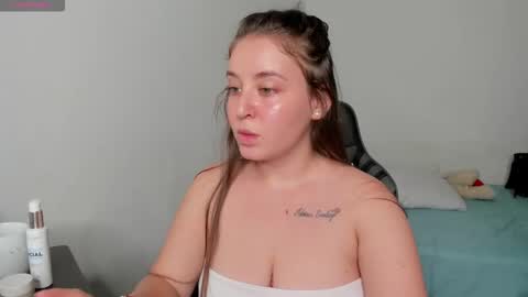 instgram aly leiv17 ---- Im model-independent online show from November 2025 07:18:02 PM